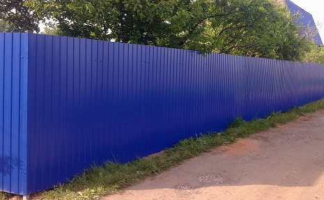 Забор из профлиста цвет синий