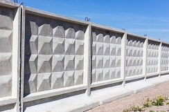 Монолитный бетонный забор