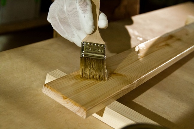 Обработка деревянного штакетника